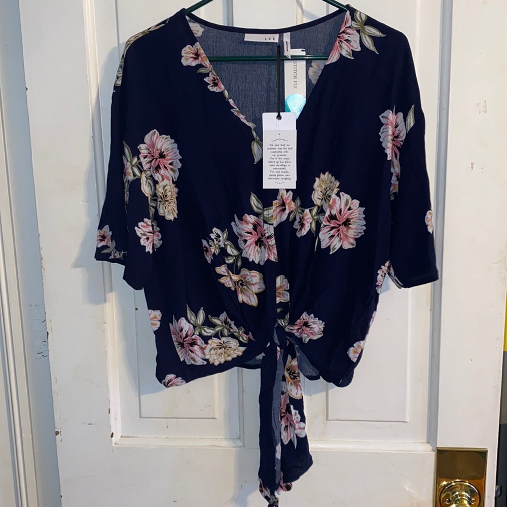 *stitch fix* LUQ tie front top Sz M
